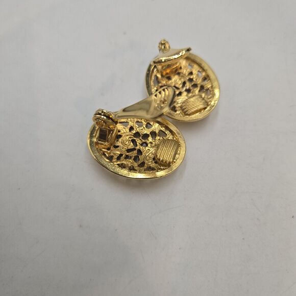 Vintage 1928 Jewelry Brand Gold Tone Filigree Domed Clip On Oval Earrings - Picture 3 of 4